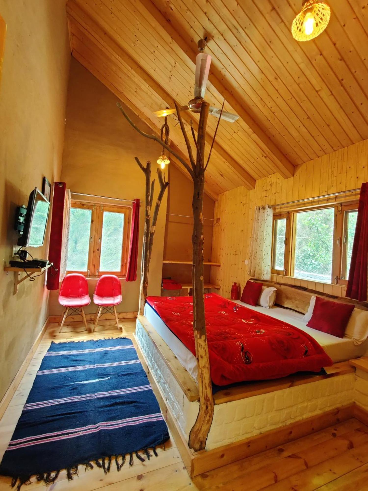 Offbeat Abodes - Tirthan Valley Banjār Екстериор снимка